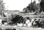 Koskensillan patoa rakennetaan 1958. Kuva Vesa Savimaa